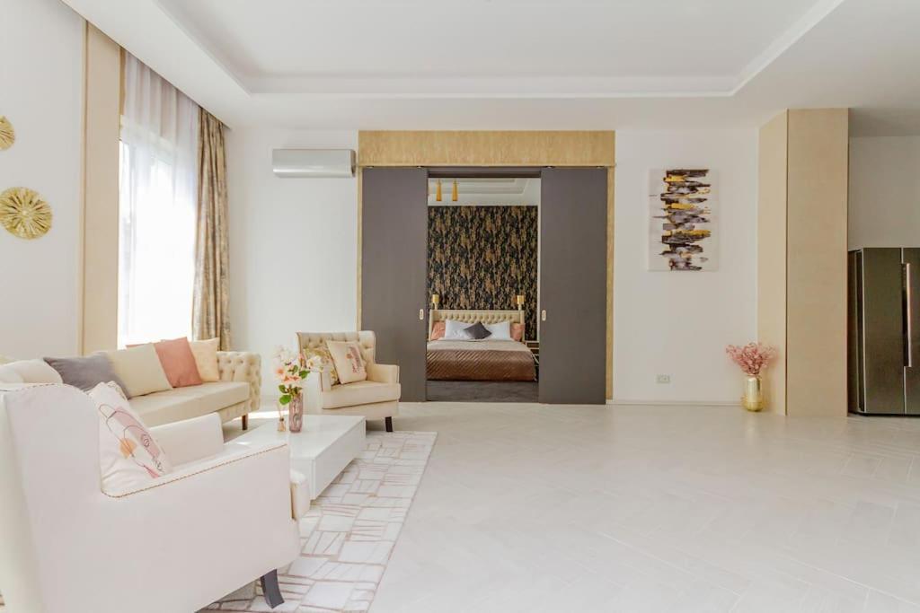 The Opulent Oasis By Newave Apartments Budapest Exterior photo